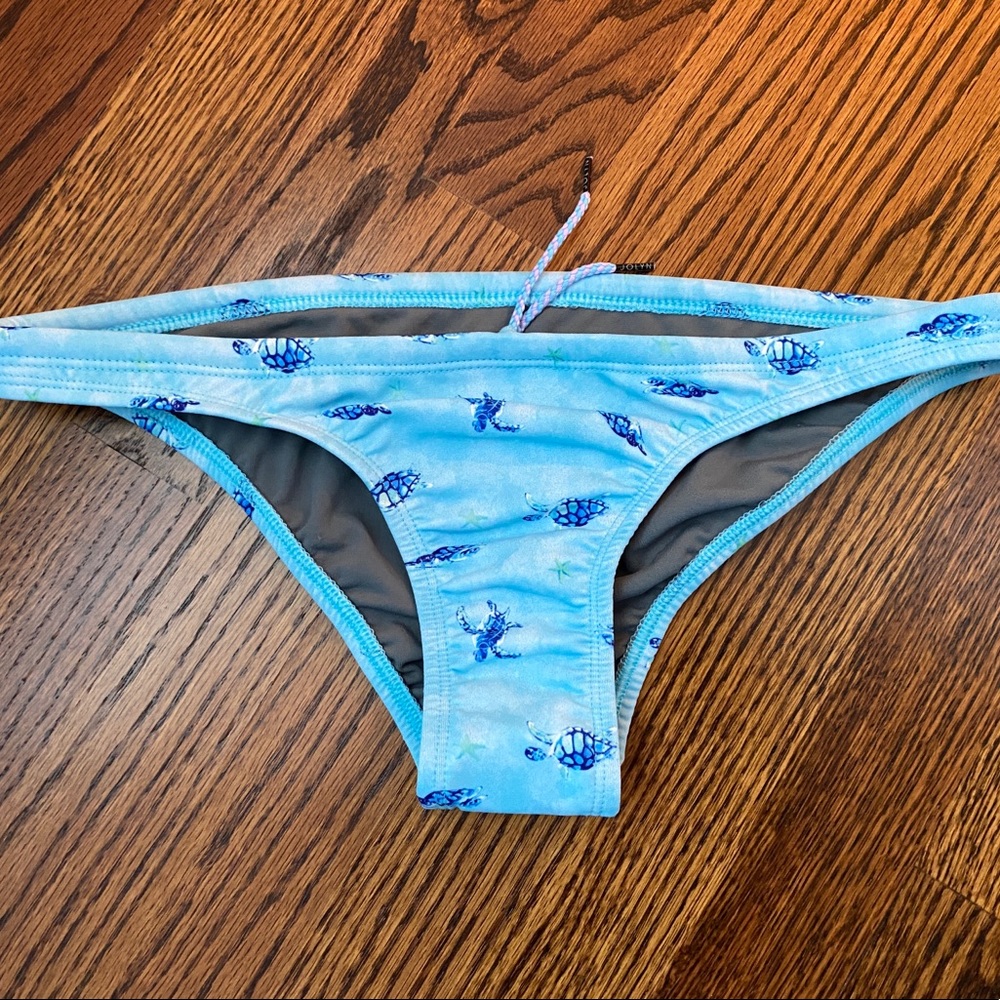 JOLYN Bikini Bottom Turtle Print